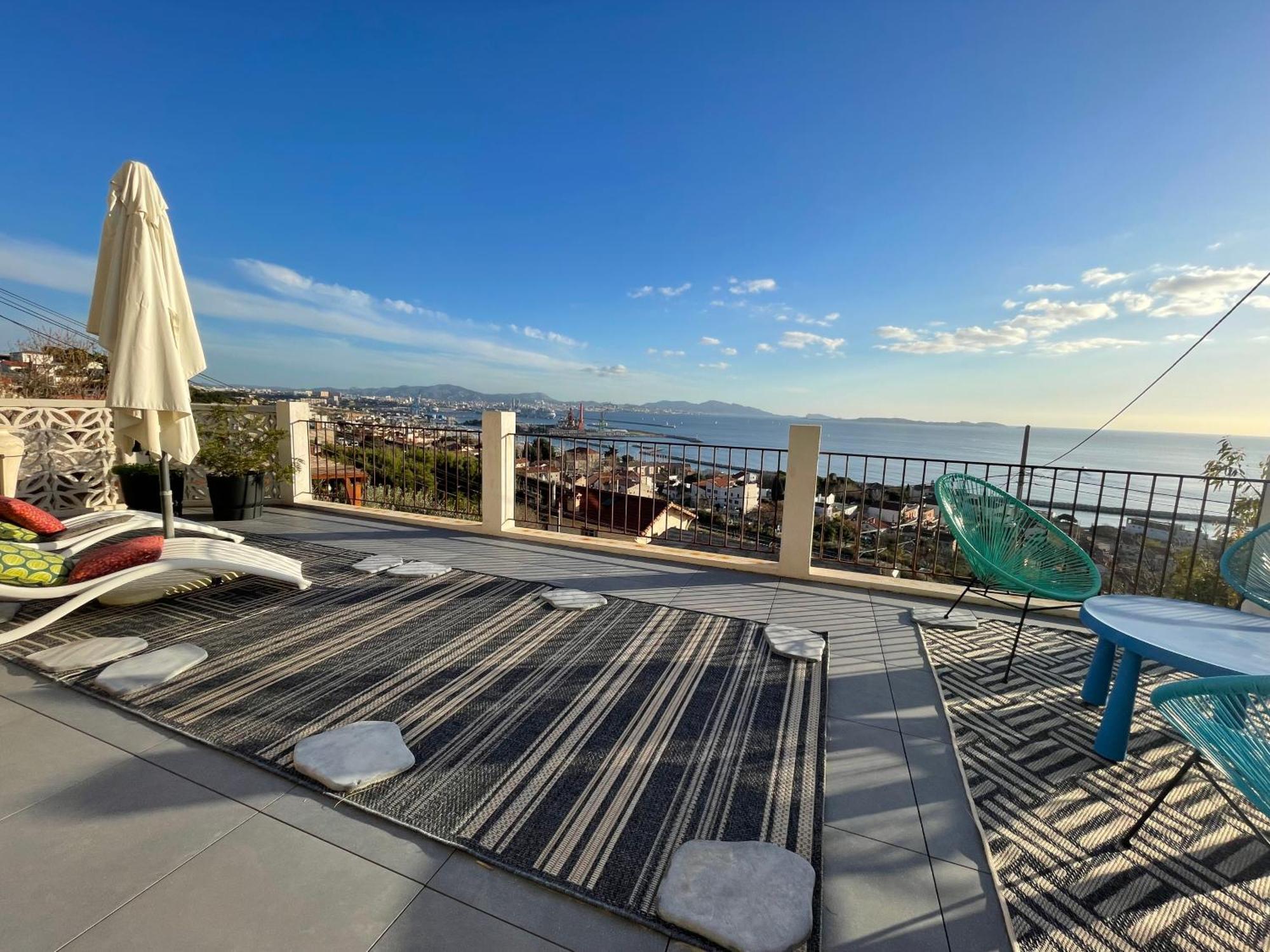 Superbe Terrasse Avec Vue Panoramique Sur La Mer มาร์กเซย ภายนอก รูปภาพ