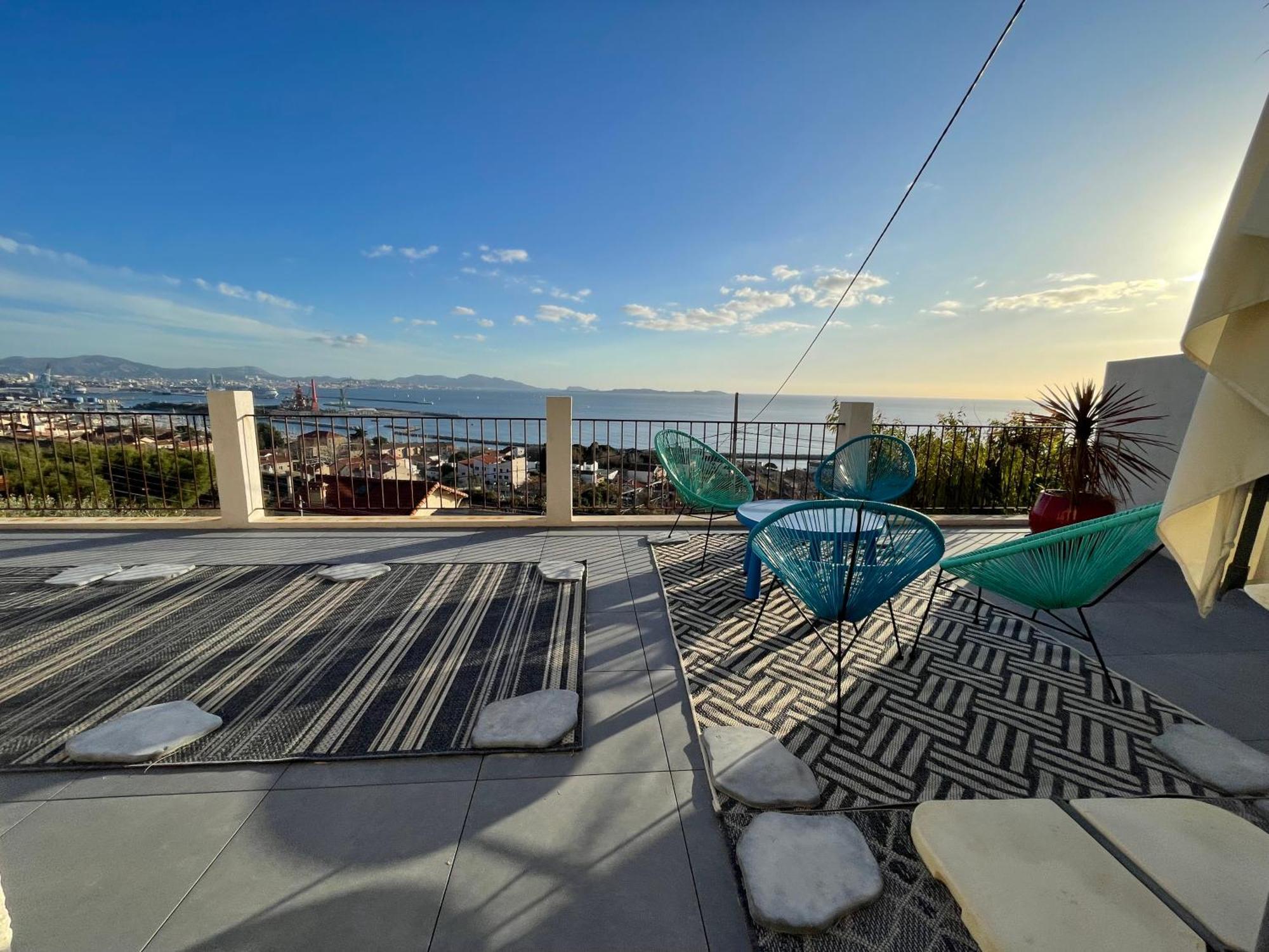 Superbe Terrasse Avec Vue Panoramique Sur La Mer มาร์กเซย ภายนอก รูปภาพ