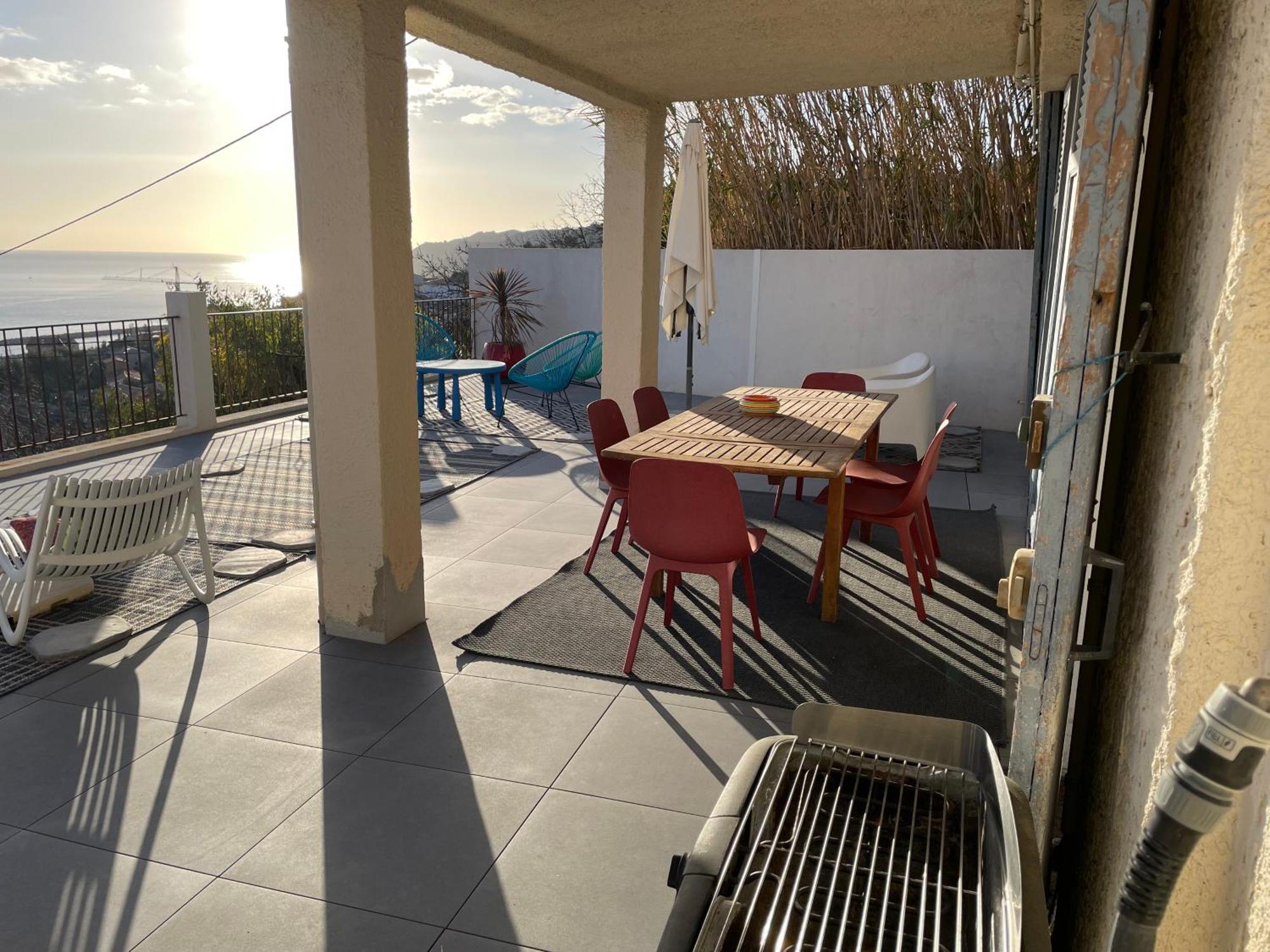 Superbe Terrasse Avec Vue Panoramique Sur La Mer มาร์กเซย ภายนอก รูปภาพ