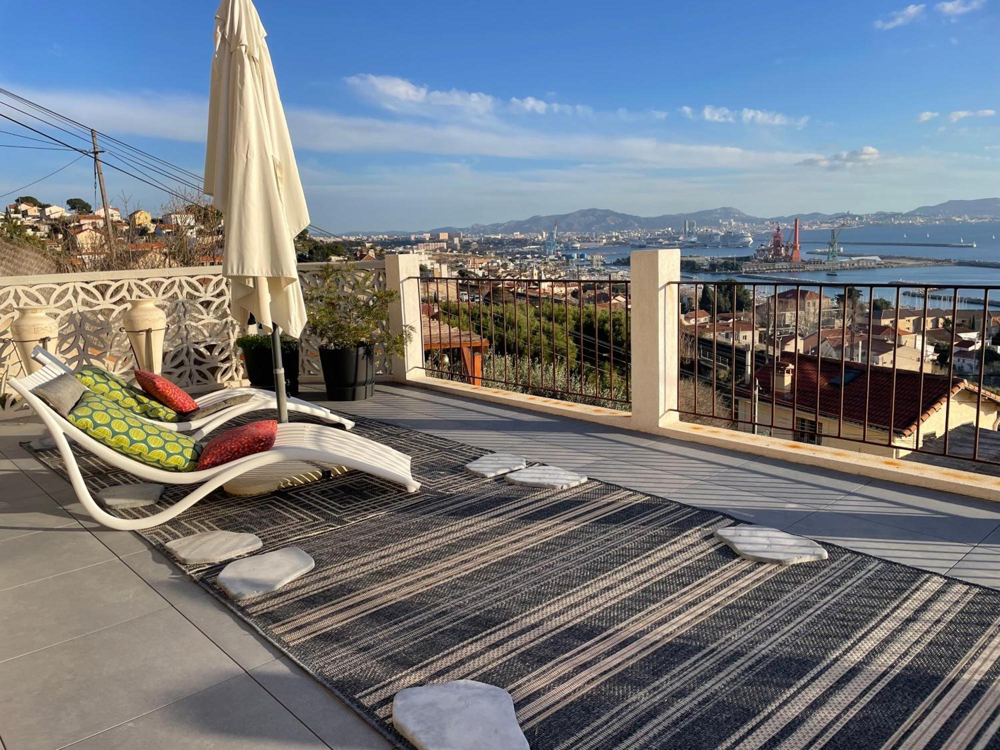 Superbe Terrasse Avec Vue Panoramique Sur La Mer มาร์กเซย ภายนอก รูปภาพ